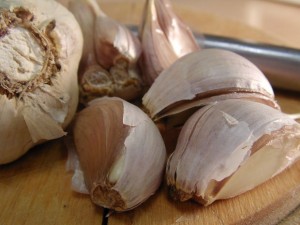 garlic-clove-300x225