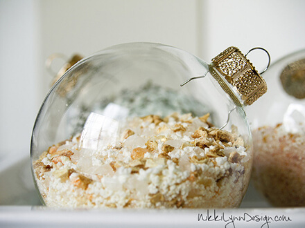 Ornament Bath Salts - These cute and inexpensive ornament bath salts are a wonderful gift for multiple people on your gift giving list.