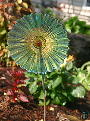 Recycled Plate Garden Flowers
