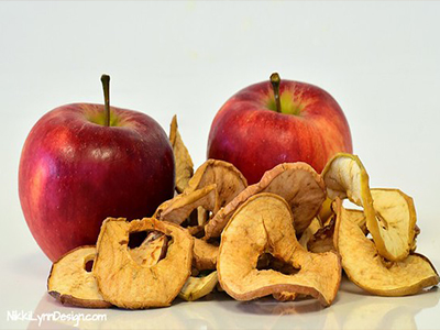 Dried apple slices